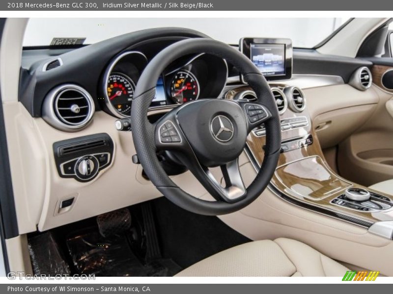 Iridium Silver Metallic / Silk Beige/Black 2018 Mercedes-Benz GLC 300