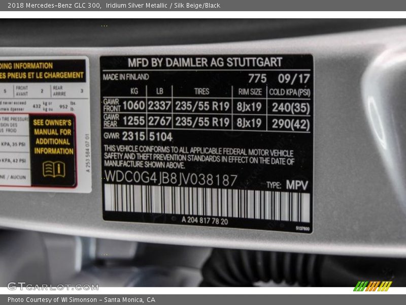 Iridium Silver Metallic / Silk Beige/Black 2018 Mercedes-Benz GLC 300