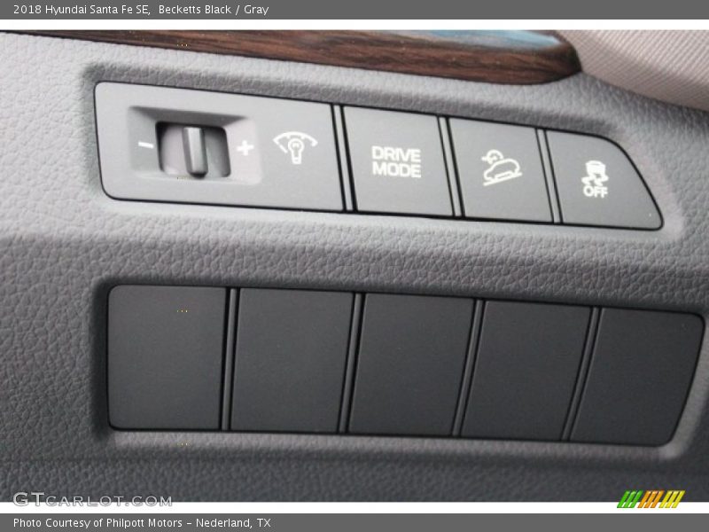 Becketts Black / Gray 2018 Hyundai Santa Fe SE