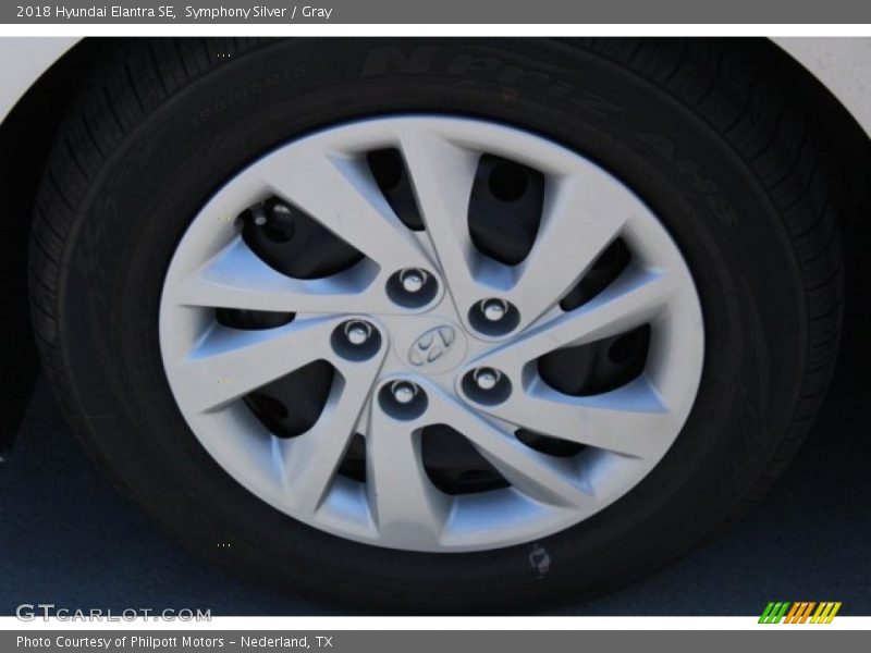 Symphony Silver / Gray 2018 Hyundai Elantra SE