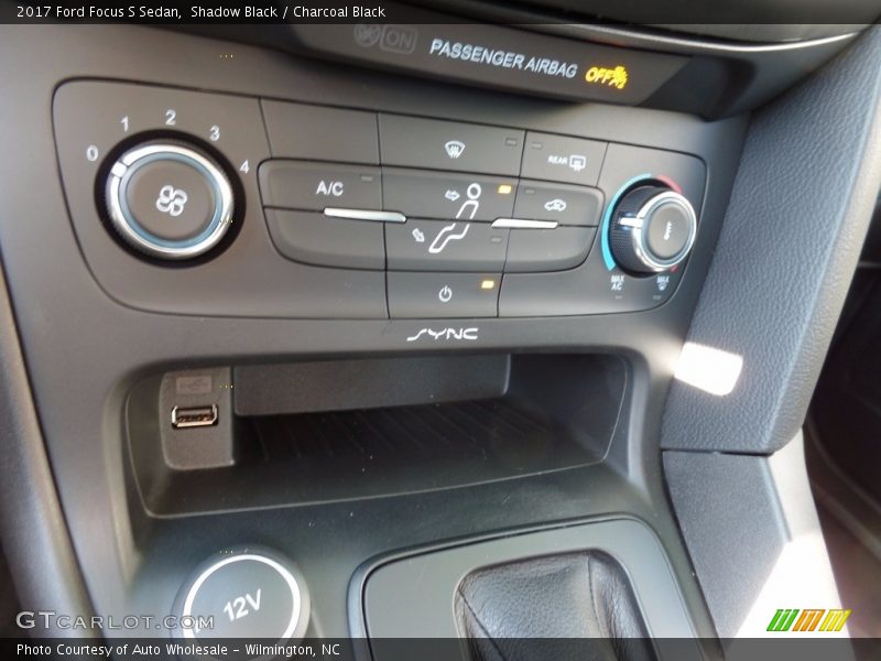 Shadow Black / Charcoal Black 2017 Ford Focus S Sedan