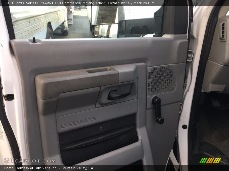 Oxford White / Medium Flint 2011 Ford E Series Cutaway E350 Commercial Moving Truck