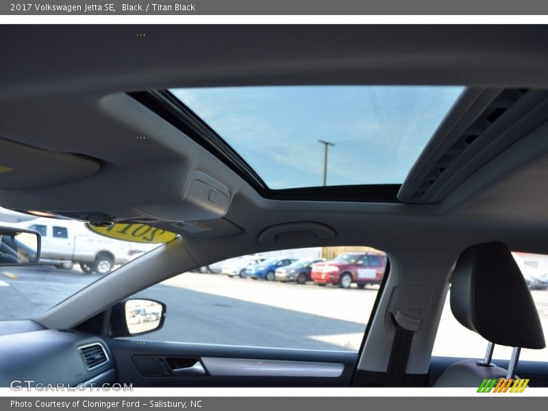 Black / Titan Black 2017 Volkswagen Jetta SE