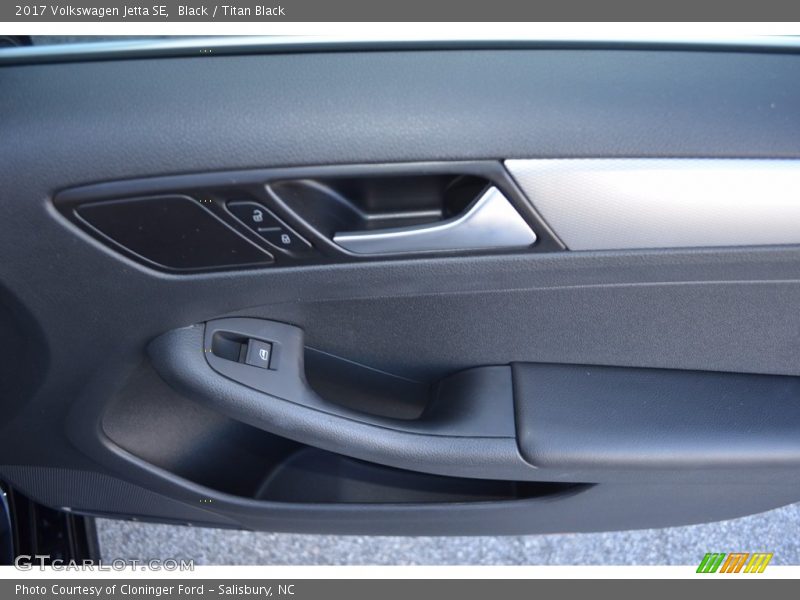Black / Titan Black 2017 Volkswagen Jetta SE