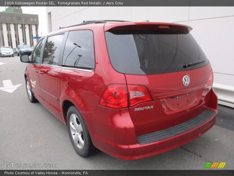 Pomegranate Red Metallic / Aero Grey 2009 Volkswagen Routan SEL