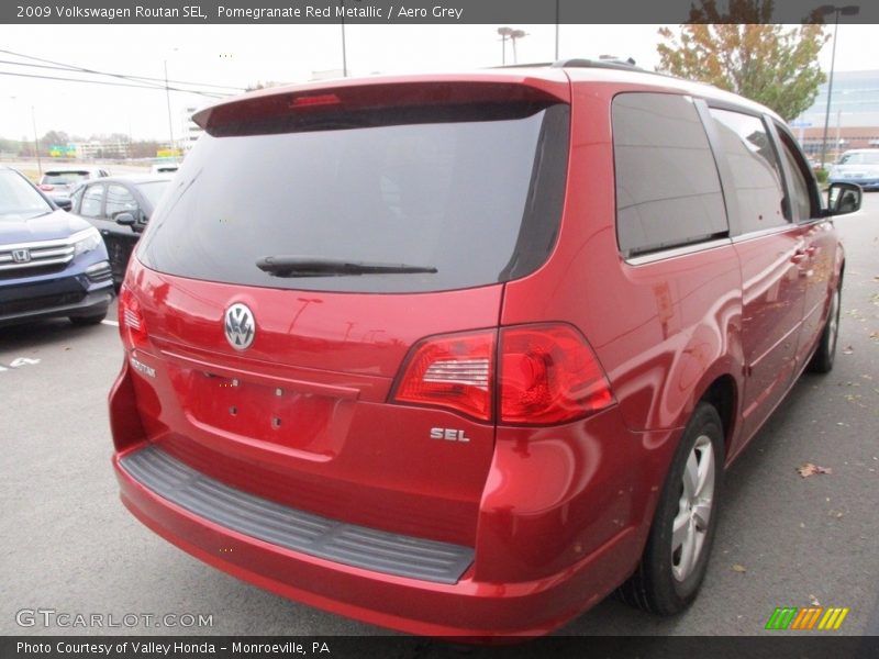 Pomegranate Red Metallic / Aero Grey 2009 Volkswagen Routan SEL