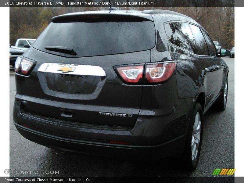 Tungsten Metallic / Dark Titanium/Light Titanium 2016 Chevrolet Traverse LT AWD