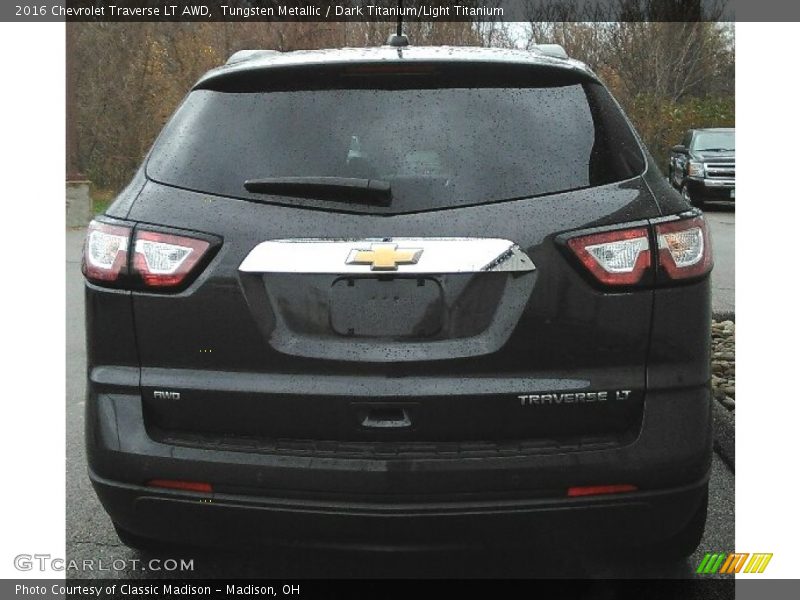 Tungsten Metallic / Dark Titanium/Light Titanium 2016 Chevrolet Traverse LT AWD