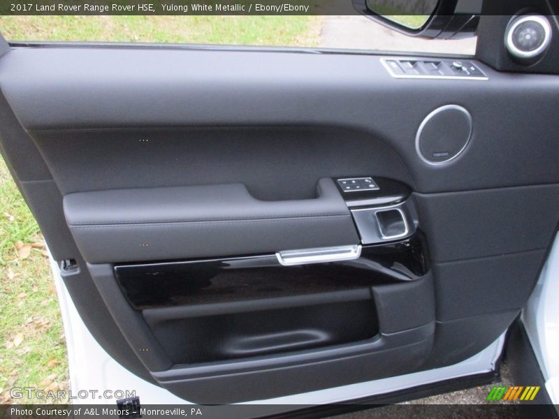 Yulong White Metallic / Ebony/Ebony 2017 Land Rover Range Rover HSE