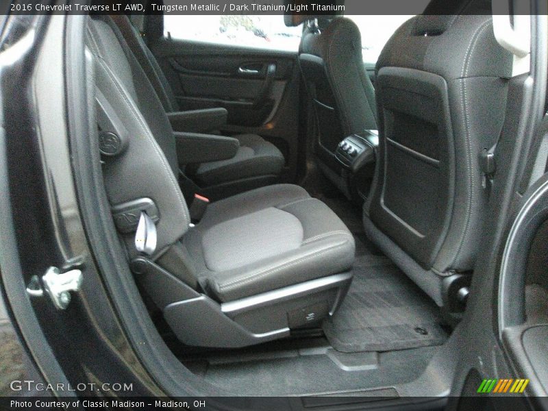 Tungsten Metallic / Dark Titanium/Light Titanium 2016 Chevrolet Traverse LT AWD