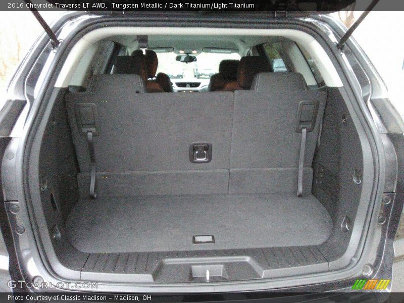 Tungsten Metallic / Dark Titanium/Light Titanium 2016 Chevrolet Traverse LT AWD