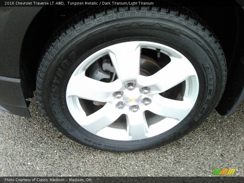 Tungsten Metallic / Dark Titanium/Light Titanium 2016 Chevrolet Traverse LT AWD