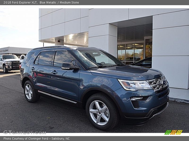 Front 3/4 View of 2018 Explorer XLT