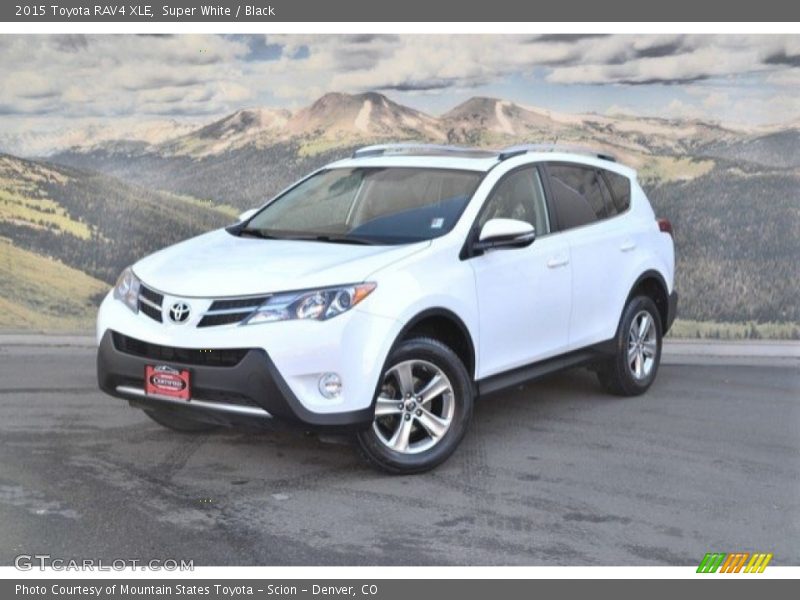Super White / Black 2015 Toyota RAV4 XLE