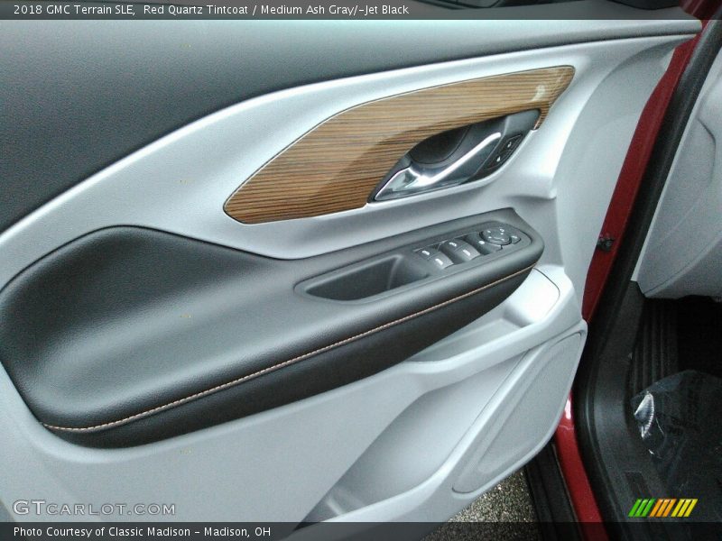 Red Quartz Tintcoat / Medium Ash Gray/­Jet Black 2018 GMC Terrain SLE