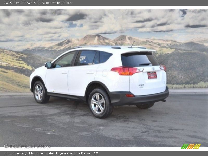 Super White / Black 2015 Toyota RAV4 XLE