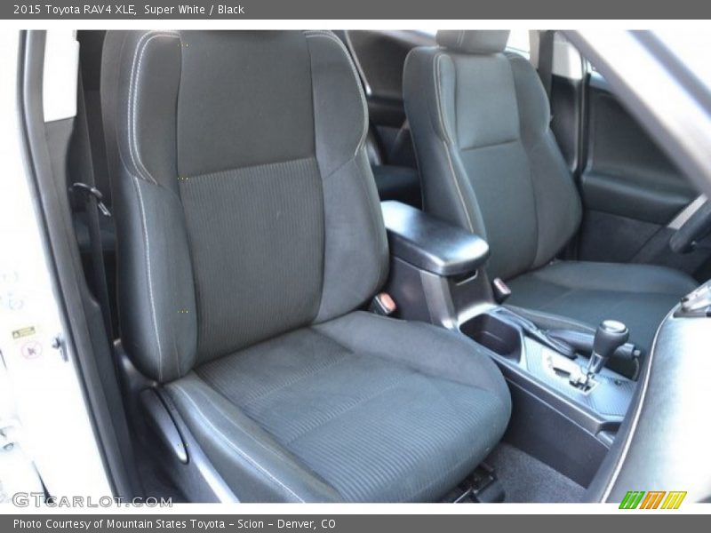 Super White / Black 2015 Toyota RAV4 XLE