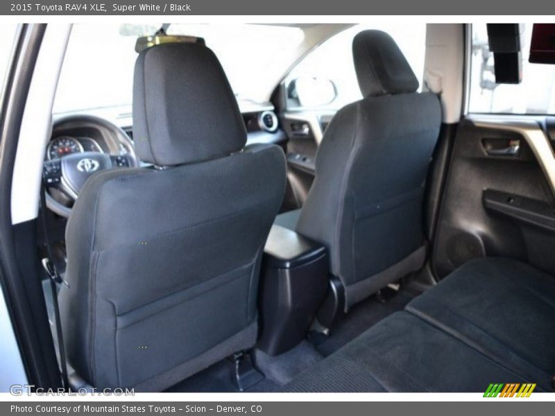 Super White / Black 2015 Toyota RAV4 XLE