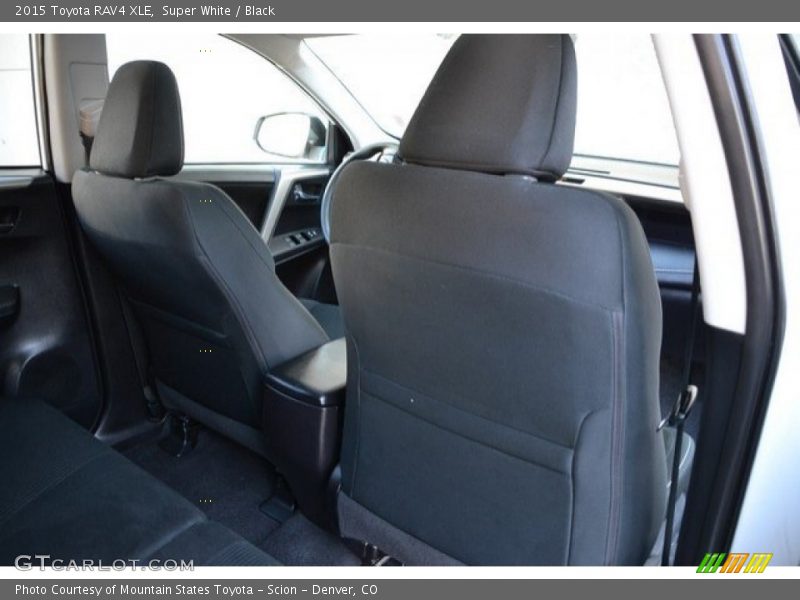 Super White / Black 2015 Toyota RAV4 XLE