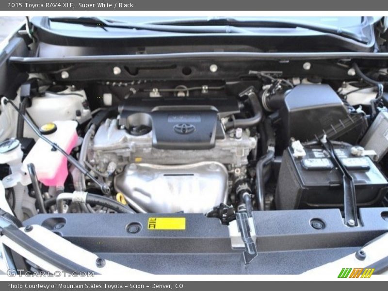 Super White / Black 2015 Toyota RAV4 XLE