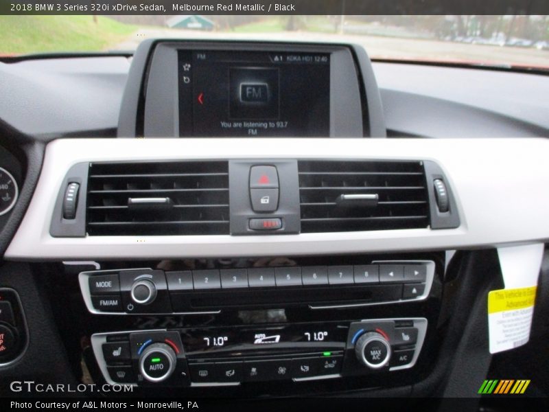 Controls of 2018 3 Series 320i xDrive Sedan