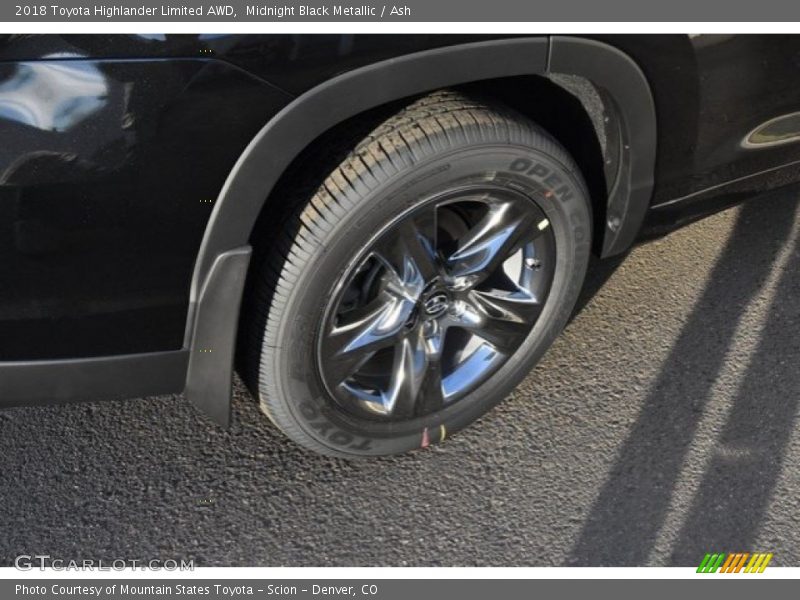 Midnight Black Metallic / Ash 2018 Toyota Highlander Limited AWD