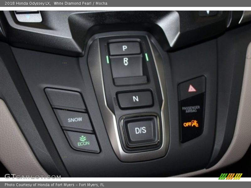 White Diamond Pearl / Mocha 2018 Honda Odyssey LX