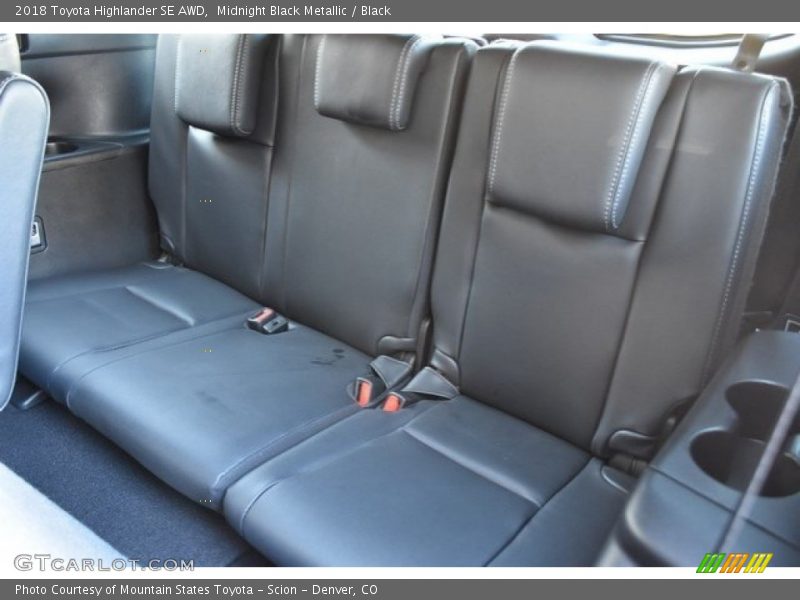 Midnight Black Metallic / Black 2018 Toyota Highlander SE AWD