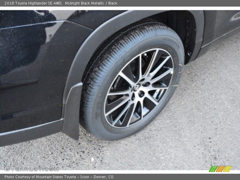 Midnight Black Metallic / Black 2018 Toyota Highlander SE AWD
