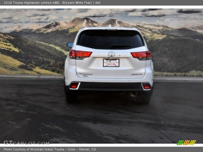 Blizzard White Pearl / Ash 2018 Toyota Highlander Limited AWD