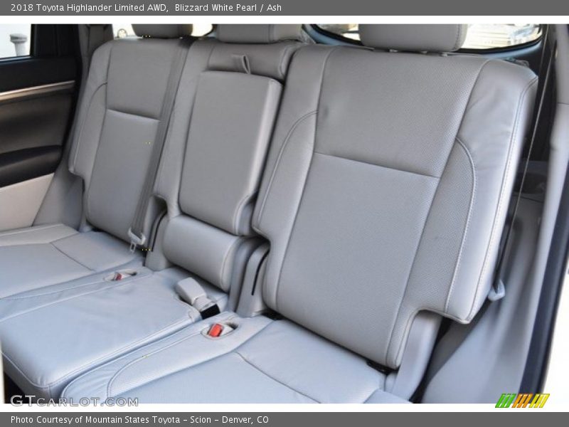 Blizzard White Pearl / Ash 2018 Toyota Highlander Limited AWD