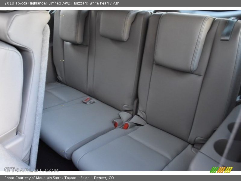 Blizzard White Pearl / Ash 2018 Toyota Highlander Limited AWD