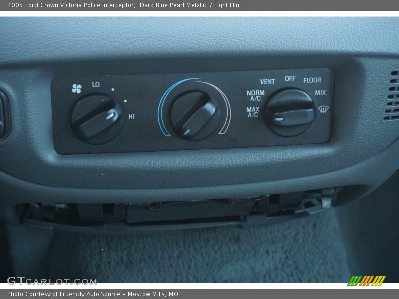Dark Blue Pearl Metallic / Light Flint 2005 Ford Crown Victoria Police Interceptor