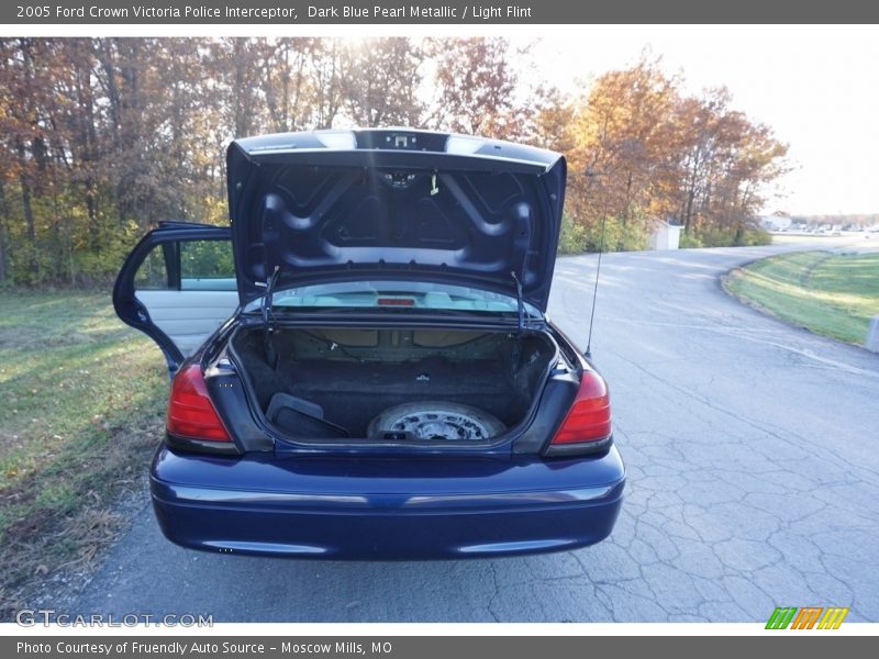 Dark Blue Pearl Metallic / Light Flint 2005 Ford Crown Victoria Police Interceptor