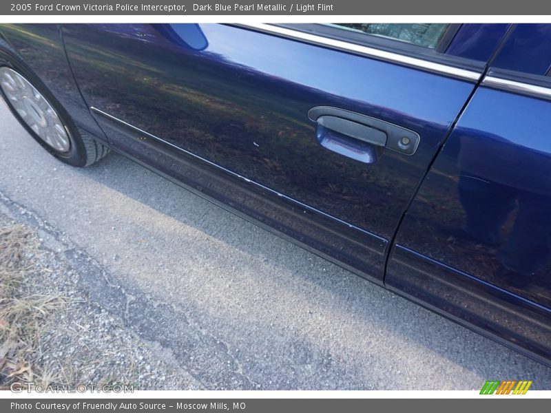 Dark Blue Pearl Metallic / Light Flint 2005 Ford Crown Victoria Police Interceptor