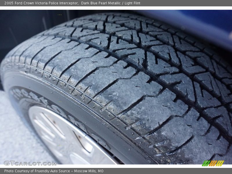 Dark Blue Pearl Metallic / Light Flint 2005 Ford Crown Victoria Police Interceptor