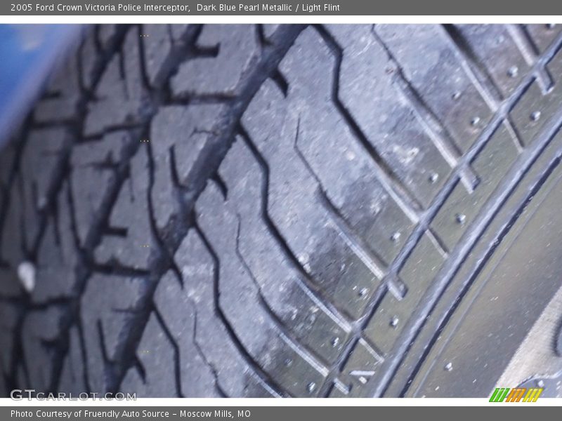 Dark Blue Pearl Metallic / Light Flint 2005 Ford Crown Victoria Police Interceptor