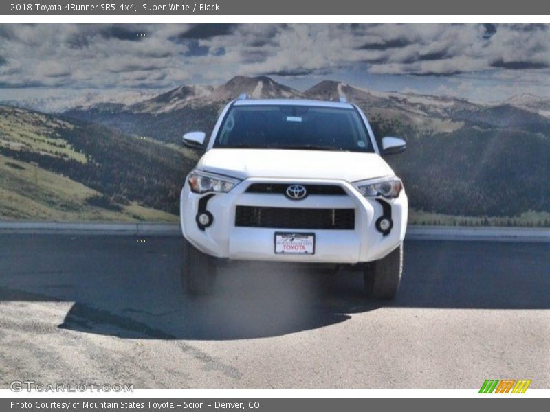 Super White / Black 2018 Toyota 4Runner SR5 4x4