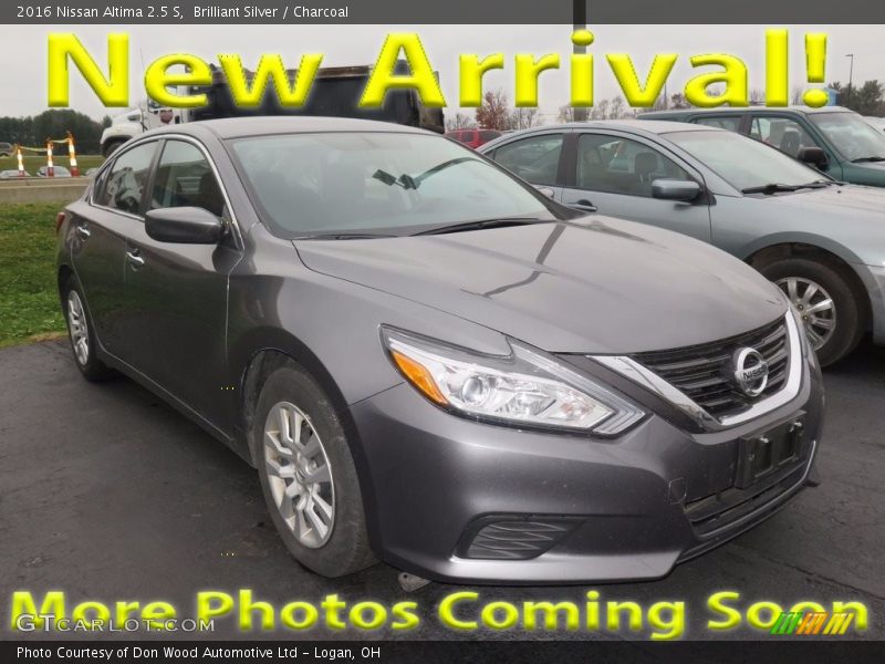 Brilliant Silver / Charcoal 2016 Nissan Altima 2.5 S