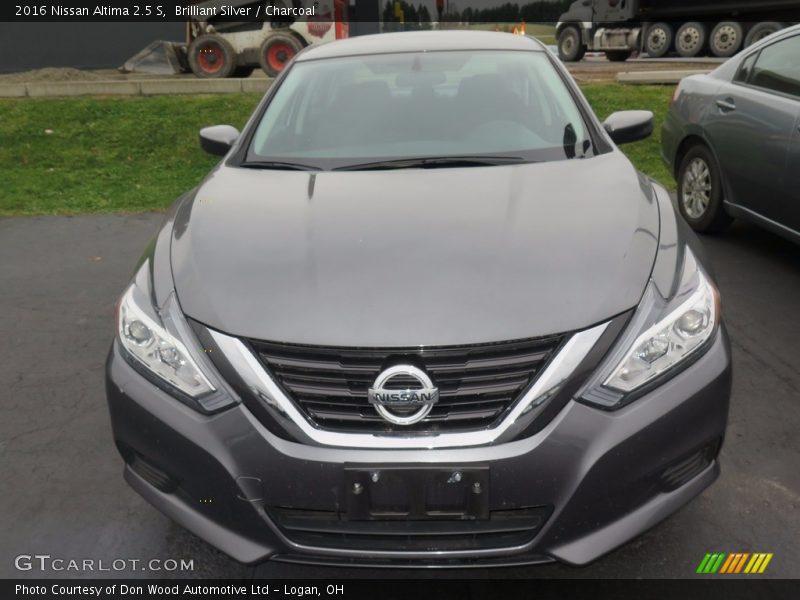Brilliant Silver / Charcoal 2016 Nissan Altima 2.5 S