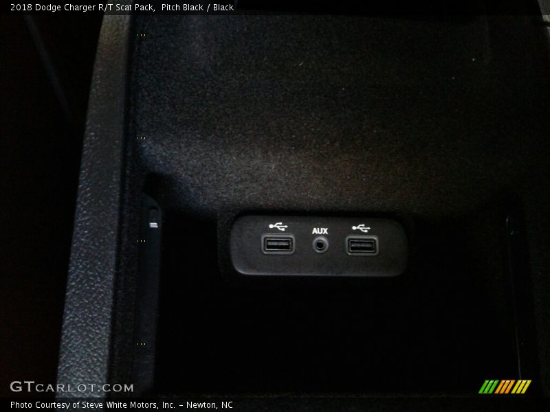 Pitch Black / Black 2018 Dodge Charger R/T Scat Pack
