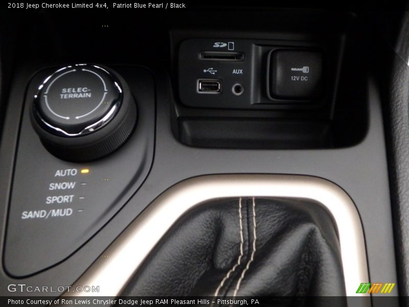 Patriot Blue Pearl / Black 2018 Jeep Cherokee Limited 4x4