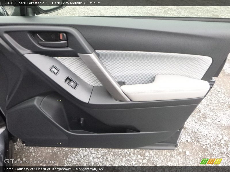 Dark Gray Metallic / Platinum 2018 Subaru Forester 2.5i