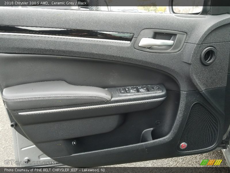 Ceramic Grey / Black 2018 Chrysler 300 S AWD