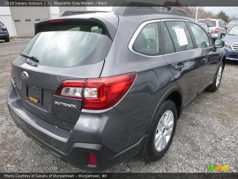Magnetite Gray Metallic / Black 2018 Subaru Outback 2.5i