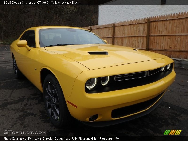 Front 3/4 View of 2018 Challenger GT AWD