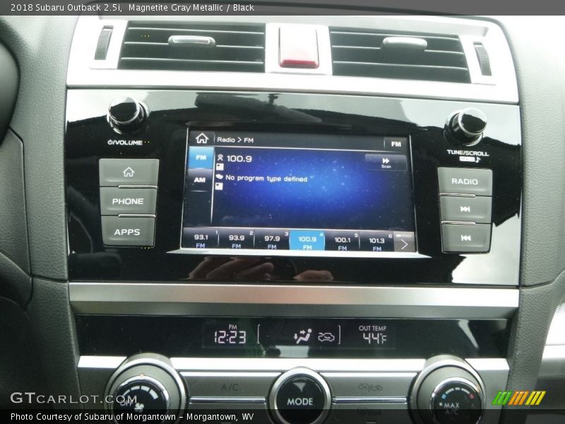 Magnetite Gray Metallic / Black 2018 Subaru Outback 2.5i