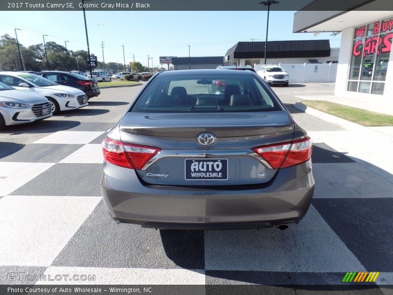 Cosmic Gray Mica / Black 2017 Toyota Camry SE