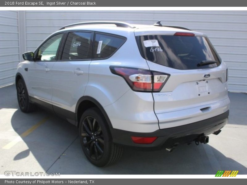 Ingot Silver / Charcoal Black 2018 Ford Escape SE