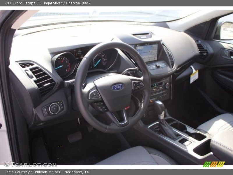 Ingot Silver / Charcoal Black 2018 Ford Escape SE